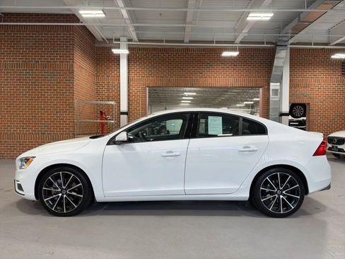 Used 2018 Volvo S60 T5 Dynamic w/ Vision Package AWD/4WD image 4