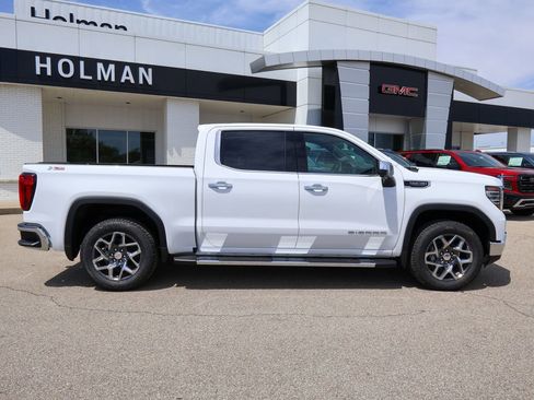 New 2026 GMC Sierra 1500 SLT image 2