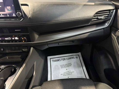 Used 2024 Nissan Rogue SV image 18