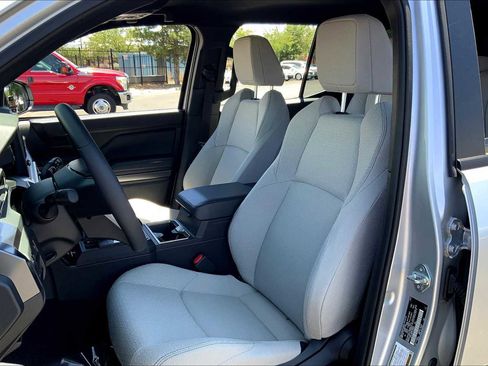 Used 2025 Toyota 4Runner SR5 image 8