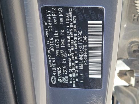 Used 2025 Hyundai Elantra Blue image 23