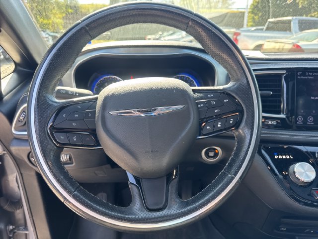 Used 2020 Chrysler Pacifica Limited w/ Advanced Safetytec Group FWD image 20