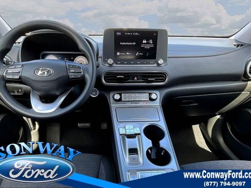 Used 2023 Hyundai Kona SE image 9
