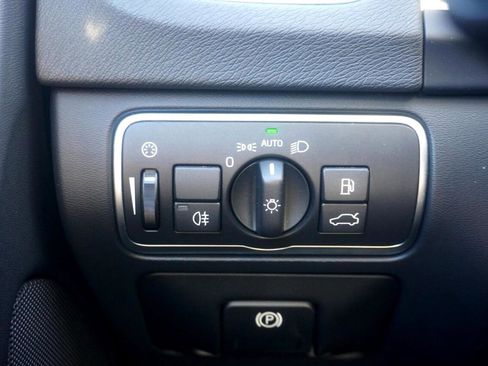 Used 2018 Volvo V60 T5 Cross Country w/ Convenience Package image 28