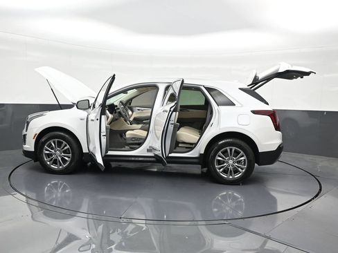 Used 2023 Cadillac XT5 Premium Luxury FWD image 33