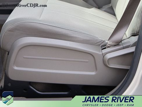 Used 2008 Dodge Nitro SXT image 23