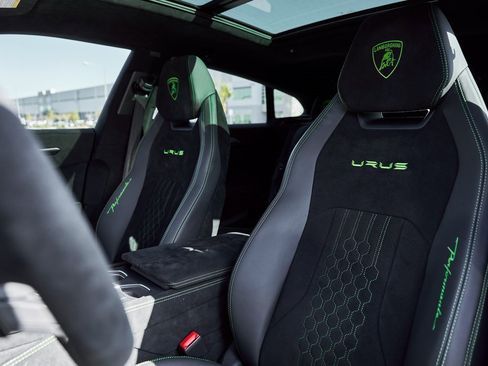 Used 2024 Lamborghini Urus Performante image 54