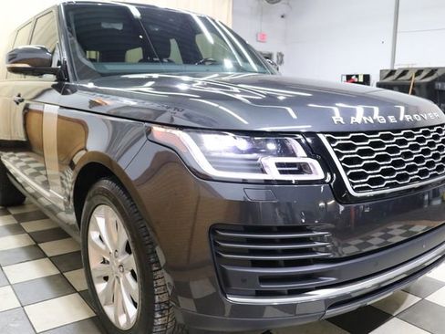 Used 2018 Land Rover Range Rover Supercharged image 3
