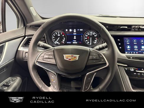 Certified 2025 Cadillac XT5 Premium Luxury w/ Technology Package AWD/4WD image 13