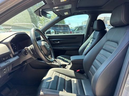 Used 2025 Nissan Rogue S AWD/4WD image 13