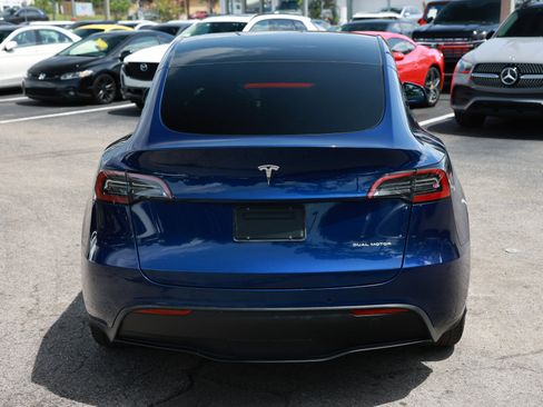 Used 2021 Tesla Model Y Long Range AWD/4WD image 13