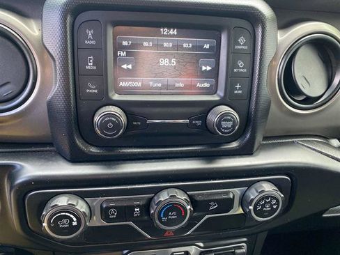 Used 2019 Jeep Wrangler Sport image 11