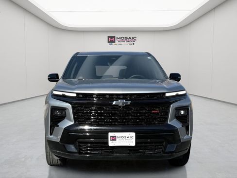 Used 2025 Chevrolet Traverse RS image 6