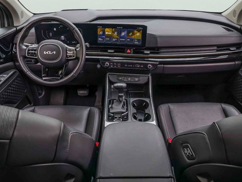 Used 2025 Kia Carnival SX Prestige FWD image 21