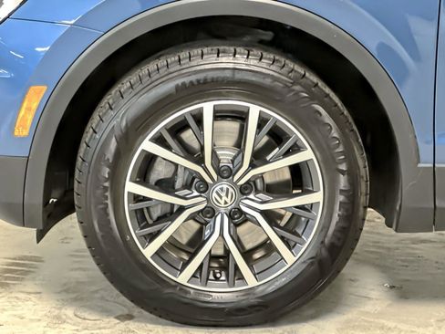 Used 2019 Volkswagen Tiguan S image 25
