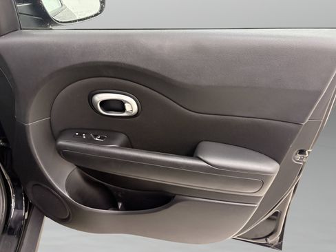Used 2017 Kia Soul FWD image 25