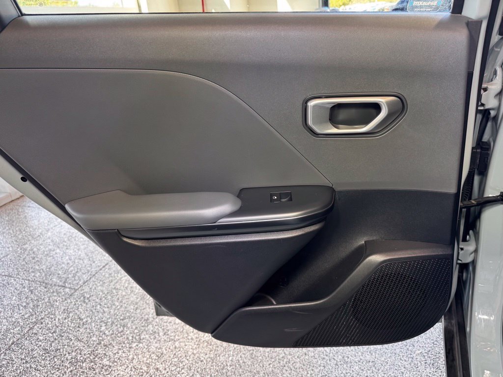 Used 2025 Kia K4 FWD image 36