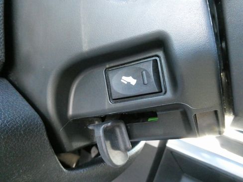 Used 2017 RAM 1500 Limited image 27