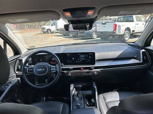 Used 2024 Kia Sorento S FWD image 28