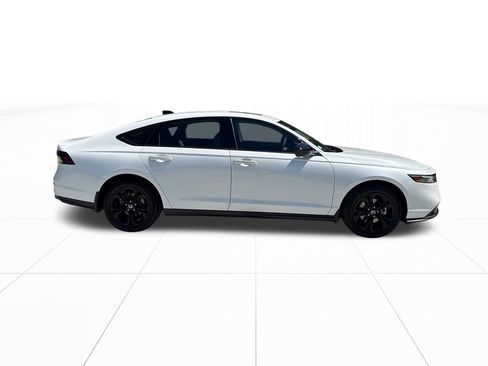 Certified 2025 Honda Accord SE image 10