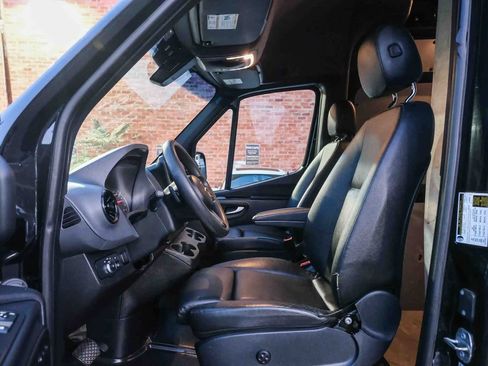 Used 2021 Mercedes-Benz Sprinter 2500 w/ Comfort Plus Package image 19