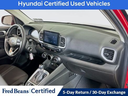 Certified 2023 Hyundai Venue SEL image 25