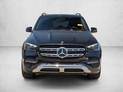 Used 2025 Mercedes-Benz GLE 450e 4MATIC image 2