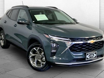 Used 2025 Chevrolet Trax LT