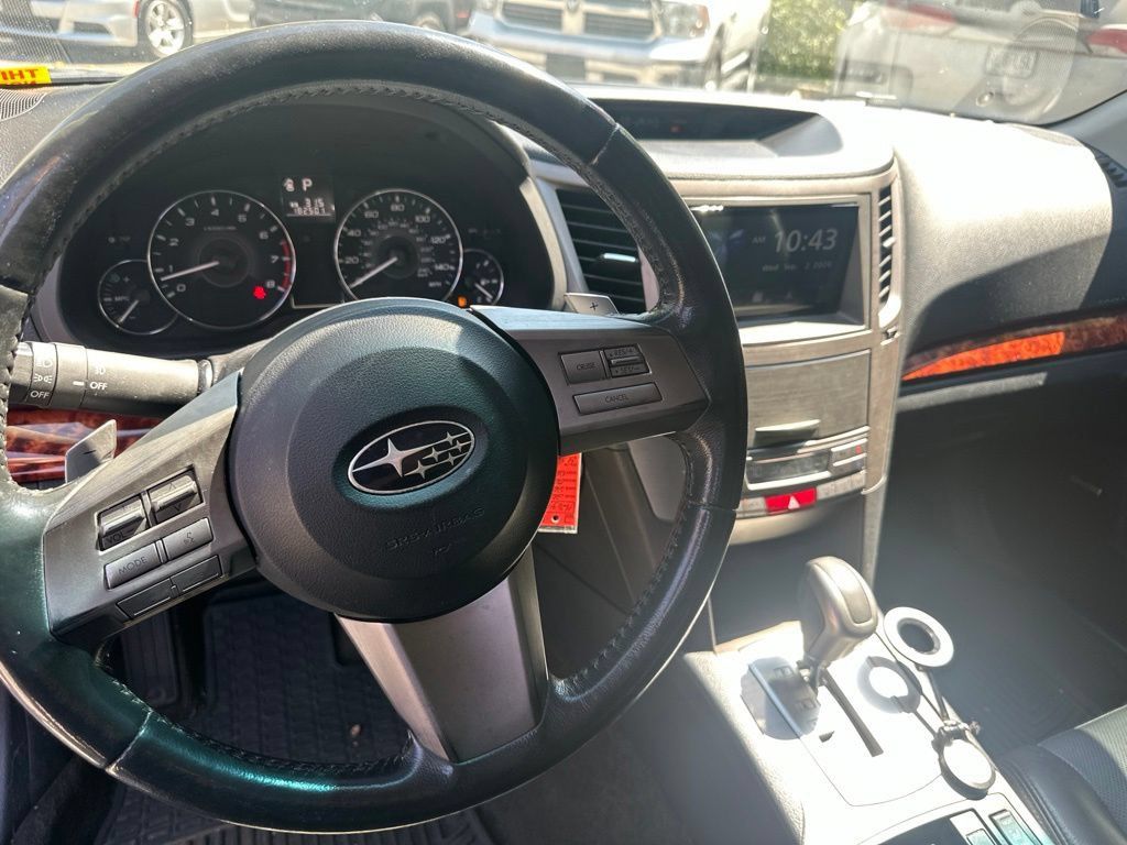 Used 2011 Subaru Outback 2.5i Limited w/ PWR Moonroof Pkg AWD/4WD image 14