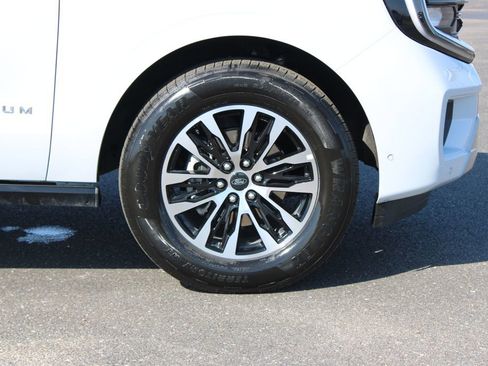 Used 2025 Ford Expedition Platinum image 12