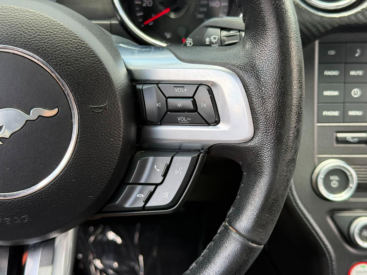 Used 2017 Ford Mustang Coupe RWD image 29