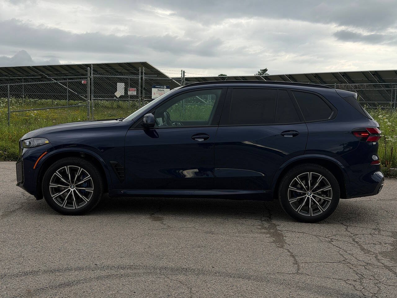 Used 2025 BMW X5 xDrive40i w/ M Sport Package AWD/4WD image 2