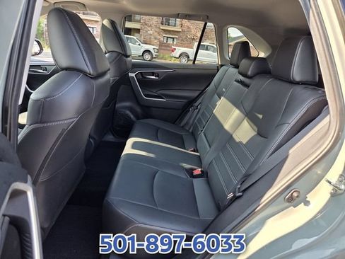 Used 2020 Toyota RAV4 XLE Premium FWD image 10