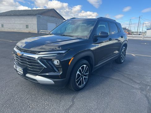 Used 2025 Chevrolet TrailBlazer LT AWD/4WD image 8