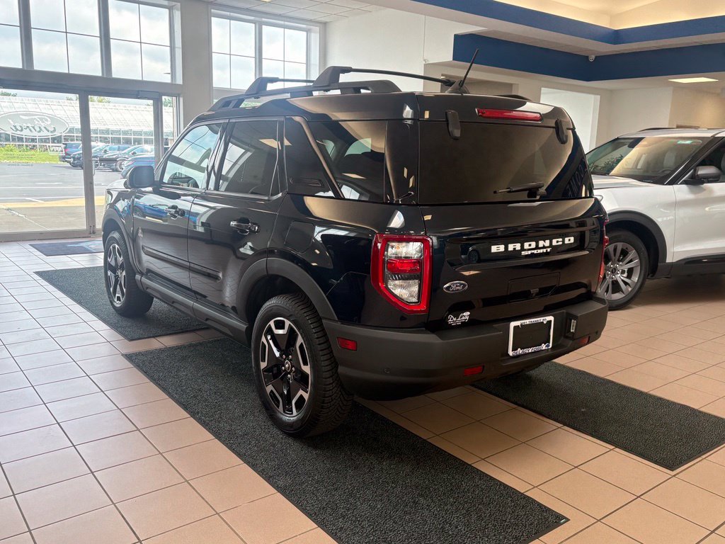 Used 2023 Ford Bronco Sport Outer Banks AWD/4WD image 4