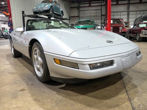 Used 1996 Chevrolet Corvette Convertible RWD image 12