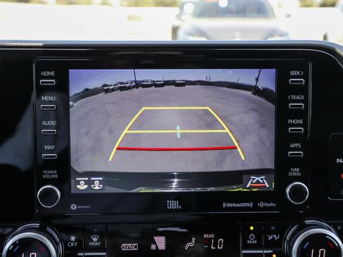 Used 2021 Toyota Highlander Limited AWD/4WD image 24