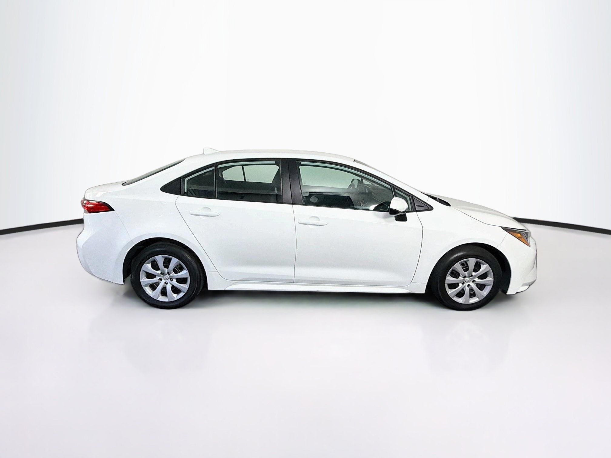 Used 2025 Toyota Corolla LE FWD image 10