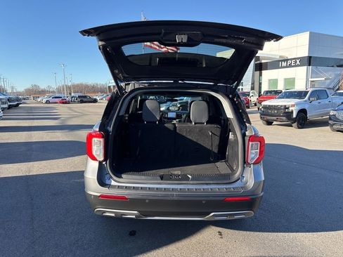 Used 2022 Ford Explorer XLT w/ Equipment Group 202A image 31