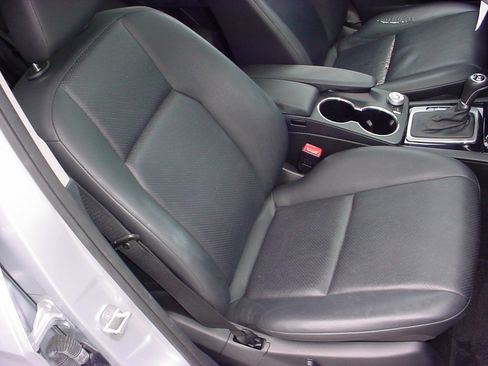 Used 2010 Mercedes-Benz GLK 350 4MATIC image 23