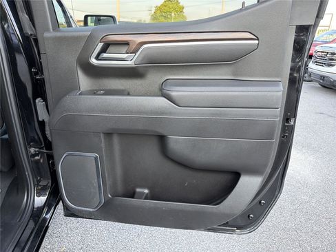 Used 2025 GMC Sierra 1500 SLT AWD/4WD image 14