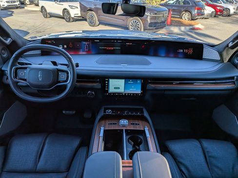 Certified 2025 Lincoln Navigator Black Label image 19