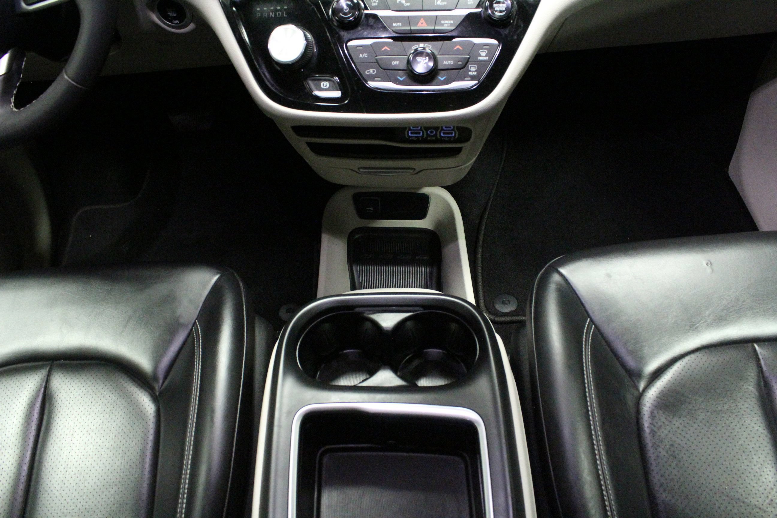 Used 2023 Chrysler Pacifica Touring-L FWD image 21