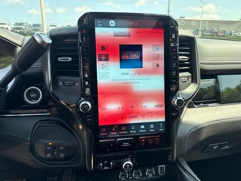 New 2026 RAM 2500 Limited AWD/4WD image 12
