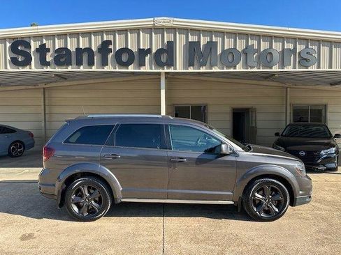 Used 2019 Dodge Journey Crossroad w/ Mopar All Weather Group FWD image 1