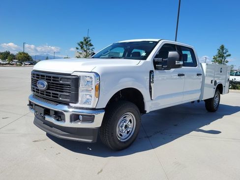 New 2026 Ford F250 XL w/ XL Chrome Package image 4