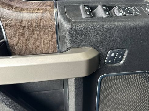 Used 2017 Ford F250 Lariat w/ Lariat Ultimate Package AWD/4WD image 10
