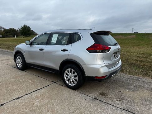 Used 2017 Nissan Rogue S image 10