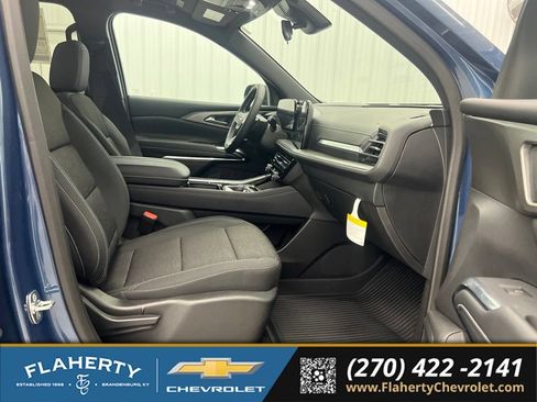 Used 2025 Chevrolet Traverse LT w/ LPO, Floor Liner Package FWD image 15