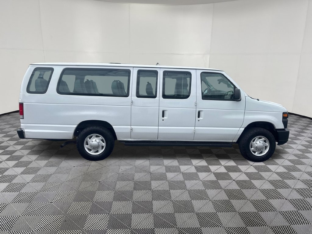 Used 2014 Ford E-250 and Econoline 250 Extended w/ Power Group RWD image 7